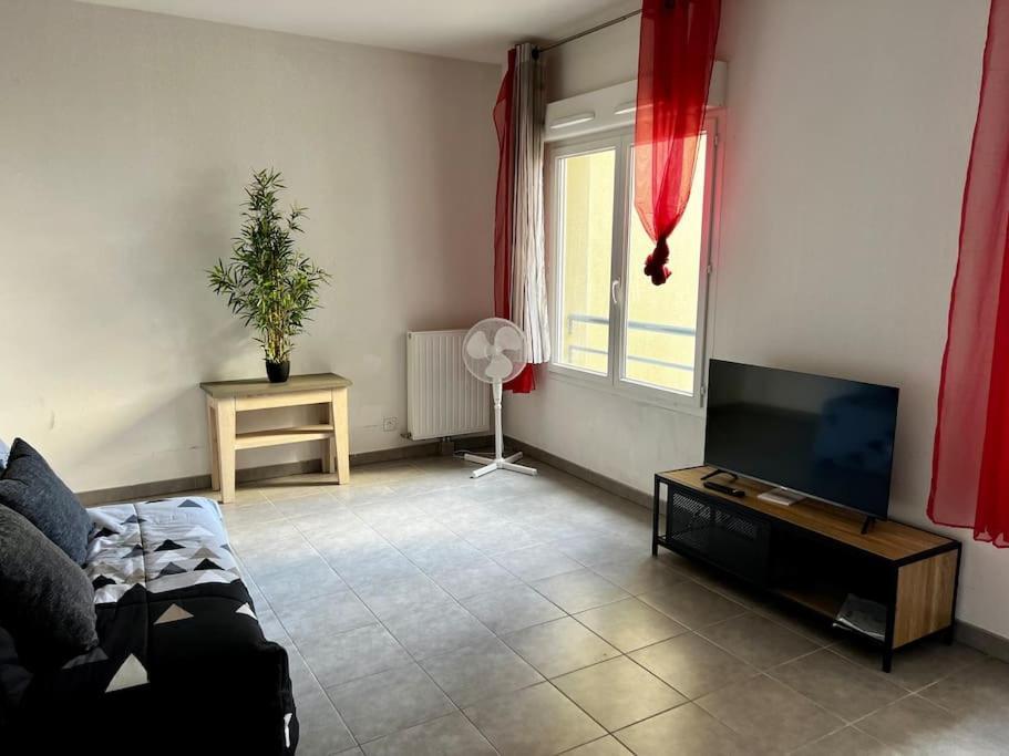 Le Sacramento Apartment Жувиняк Екстериор снимка